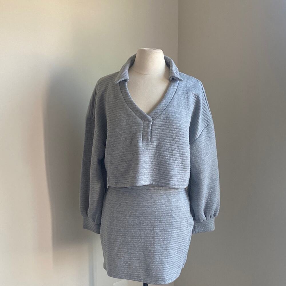 Ribbed Knit Sweater and Skirt Set Womens Sz Large Grey Sweat Set